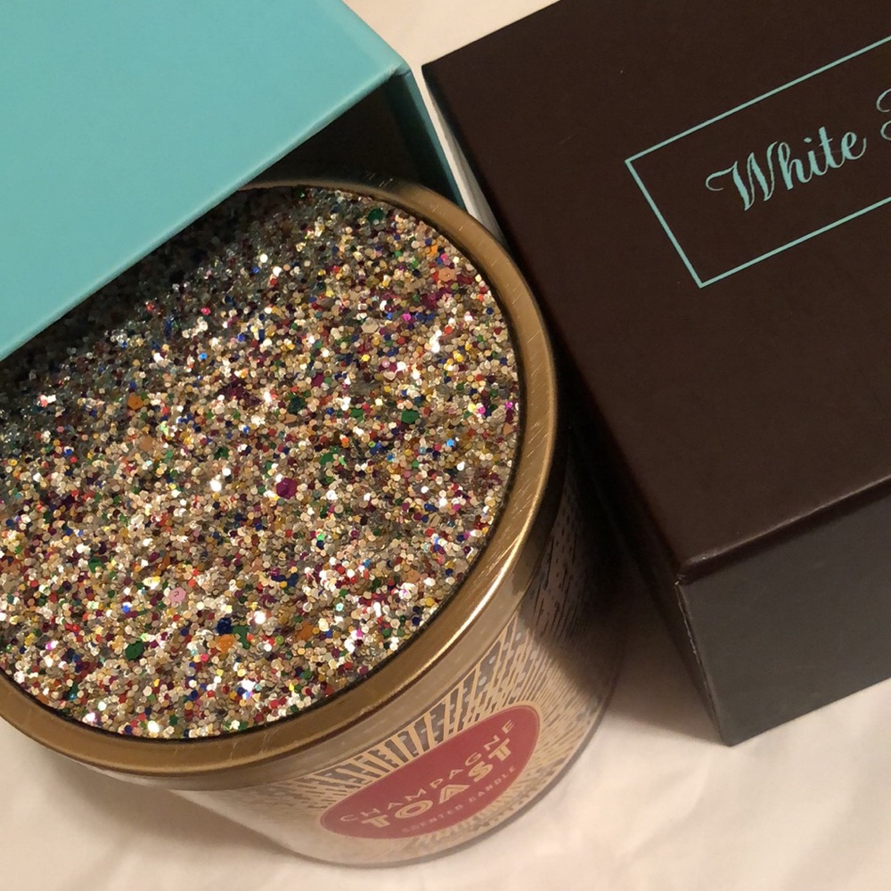 NWT & NIB Limited Edition Champagne Toast 3 wick Candle & Decorative Glitter Lid